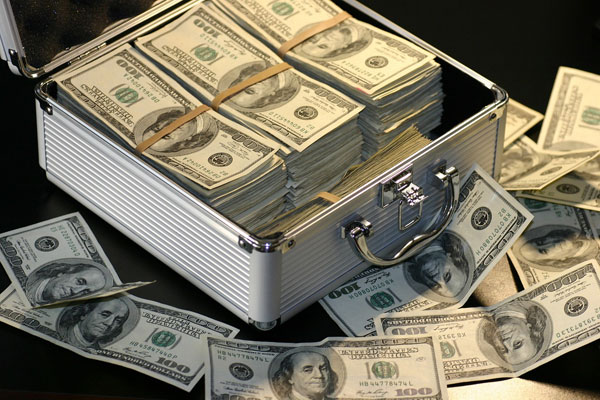 How to Know if Your Business Needs a Cash-Management Safe